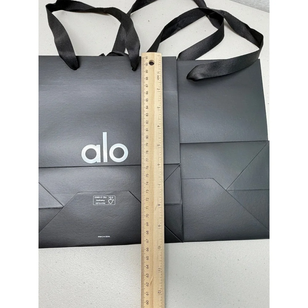 Alo Yoga Black Ribbon Handle Shopping Gift Bags Set of 2 S and M NWOT